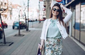 15 tops inspirados na boutique Hamptons: todos, exceto $ 29 15 tops inspirados na boutique Hamptons: todos, exceto $ 29