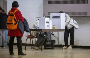 Trunfo Os canadenses estão votando na segunda -feira se concedem ao primeiro -ministro interino Mark Carney por quatro anos ou dão ao Partido Conservador uma vez ao volante depois de mais de nove anos de controle do partido liberal