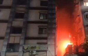 No Um incêndio devastador na cidade indiana de Calcutá matou 22 pessoas, incluindo dois filhos