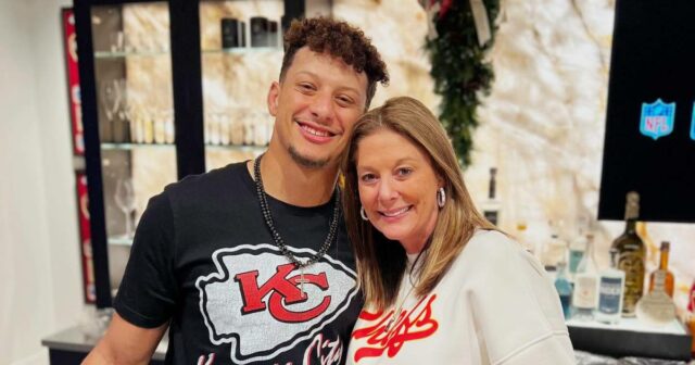 Patrick Mahomes se reúne com o irmão de seus pais após a vitória do campeonato