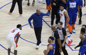 A NBA reconhece que uma falta não foi chamada no jogo final dos pistões-knicks Bickerstaff Pistons Knicks NBA Playoffs Game 4