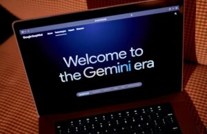 A equipe do Google DeepMind UK está tendo buscando sindicatos The Google DeepMind website on a laptop computer arranged in New York, US,