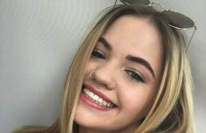 A mãe está furiosa quando confronta o covarde que matou sua filha em violência doméstica. Ela faz reivindicações chocantes. Madre-de-um Mackenzie Anderson, 21, foi esfaqueada 78 vezes por seu ex-namorado