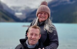 A viúva britânica que perdeu seu marido terminal em Dignitas fala sobre o momento em que ela quebrou. Louise Shackleton está sendo investigada por levar Anthony, 59 anos, para a Suíça em dezembro passado para ajudar seu suicídio, depois de sofrer da doença do neurônio motor por seis anos