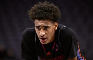 Alijah Arenas do SoCal, filho do ex-guardião Gilbert Gilbert, está em uma condição grave após um acidente de Cybertruck. Alijah Arenas do SoCal, filho do ex-guardião Gilbert Gilbert, está em uma condição grave após um acidente de Cybertruck.