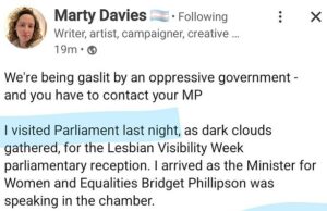 Após a decisão da Suprema Corte sobre a feminilidade biológica, uma mulher trans e um ativista se gaba de usar os banheiros femininos no Parlamento. Após a decisão da Suprema Corte sobre a feminilidade biológica, uma mulher trans e um ativista se gaba de usar os banheiros femininos no Parlamento.