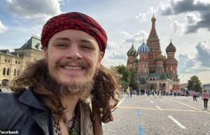 As fotos mostram que o vice -diretor da CIA, filho, que foi morto no conflito da Ucrânia antes de sua morte de batalha. Michael Gloss, 21 anos, foi morto na guerra em abril do ano passado, mas os detalhes da história só surgiram agora após uma investigação da empresa de notícias independente russa Istories