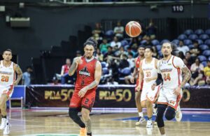 Novos caras ajudam o Bossing a conquistar a primeira vitória Sedrick Barefield, do Blackwater Bossing, durante um jogo da PBA Philippine Cup contra o Northport Batang Pier.