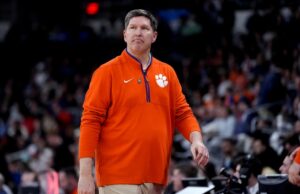 Clemson, Brad Brownell aceita extensão até 2031 NCAA Basketball: NCAA Tournament First Round-Round-Mcneese State to Clemson