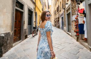 Comece em apenas US $ 19 para 20 vestidos florais de aparência cara que mascara as inseguranças da barriga. Comece em apenas US $ 19 para 20 vestidos florais de aparência cara que mascara as inseguranças da barriga.