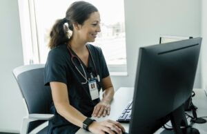 Compreciar e Healthtap Partners para cuidados prolongados após o horário comercial Compreciar e Healthtap Partners para cuidados prolongados após o horário comercial