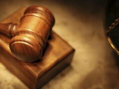 Mulher de East Bay acusada de agredir tripulantes de voo Concord: o motorista se diverte depois de matar um homem de 84 anos, o caso criminoso entra em colapso