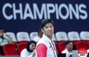 Creamline aprende com AVC, PVL e Grind Sherwin Meneses, da Creamline Cool Smashers, durante um jogo da AVC Champions League.