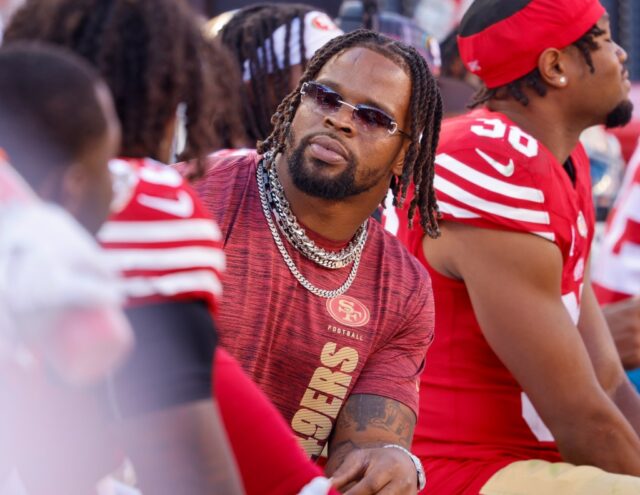Dre Greenlaw, um ex -49er, está ferido novamente. No entanto, a gravidade de sua lesão não é clara.



