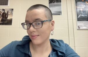 Ela ousa seu chefe para demitir o professor. Joanna St. Germain, professora de inglês da Waterville Senior High School, no Maine, está enfrentando reação depois de pedir o assassinato do presidente Trump e seu círculo interno em uma série chocante de postagens de mídia social