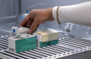 Estudo de Stanford: os surtos de sarampo podem retornar no futuro se as taxas de vacinação caírem Estudo de Stanford: os surtos de sarampo podem retornar no futuro se as taxas de vacinação caírem