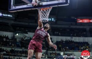 Francis Lopez definido para o Japão B.League Passe Francis Lopez lutando contra Maroons para jogar no Japão B.League