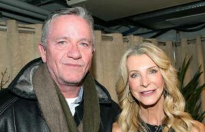 Golden Bachelorlette Joan quer que os críticos deixem ela e Chopk se divertirem “ Golden Bachelorette Joan Vassos e Chock Capple Relationship Line