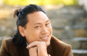 Jon M. Chu explora os excessos do Vale do Silício e os estudos que o toleraram Jon M. Chu explora os excessos do Vale do Silício e os estudos que o toleraram