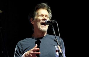 Kevin Bacon e seu irmão fazem “Footloose” em Stagecoach como se fosse 1984 Os irmãos Bacon