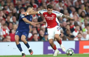 Kiwior jogou uma boa partida, mas é o Paris Saint-Germain quem está mais próximo da Liga Campeã. Kiwior jogou uma boa partida, mas é o Paris Saint-Germain quem está mais próximo da Liga Campeã.