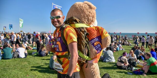 London Marathon Live 2025: Hora de início e corredores de celebridades. Rota, clima, as atualizações mais recentes e muito mais.



