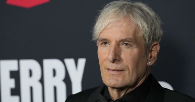 Michael Bolton tem câncer no cérebro, glioblastoma. Ele enfrenta a realidade da mortalidade.



