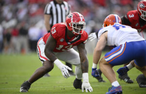 Mykel Williams, a escolha mais bem classificada do 49ers Brass, não está mais no top 10. Mykel Williams, a escolha mais bem classificada do 49ers Brass, não está mais no top 10.