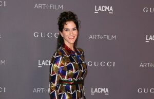 O A atriz Jami Gertz, 59, é a atriz mais rica do mundo, com um patrimônio líquido de cerca de US $ 8 bilhões, de acordo com o patrimônio líquido de celebridades; Na foto em 2017 em LA