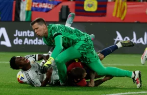 O mais feliz embrulhado em um gol de verdade. Barcelona ganhou a Copa Espanhola O mais feliz embrulhado em um gol de verdade. Barcelona ganhou a Copa Espanhola