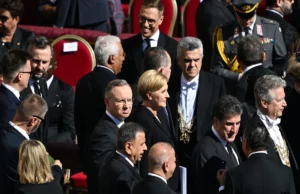 O mundo dos líderes diz adeus ao papa. Andrzej Duda de Malzonka no Vaticano O mundo dos líderes diz adeus ao papa. Andrzej Duda de Malzonka no Vaticano