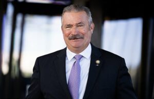 O único crítico do Partido Republicano de Trump no Congresso está considerando uma mudança de carreira em meio a uma luta pelo poder dentro do Pentágono Don Bacon (foto), que foi eleito no segundo distrito de Nebraska, na crista da onda da vitória de Trump em 2016 e serviu desde então, disse na sexta -feira que pode estar deixando de desistir de Washington