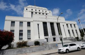 Oakland Man recebe 6 anos de prisão por matar o vizinho Oakland Man recebe 6 anos de prisão por matar o vizinho