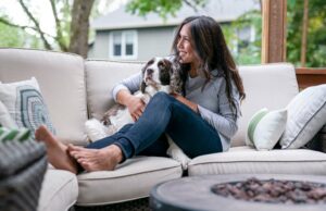 Obtenha 13 maneiras de ofertas de pátio e mobiliário de equipamentos ao ar livre que transformarão seu quintal em um oásis Obtenha 13 maneiras de ofertas de pátio e mobiliário de equipamentos ao ar livre que transformarão seu quintal em um oásis