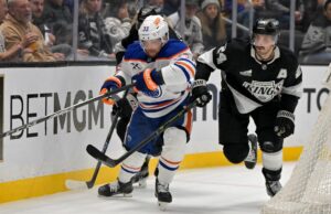 Oilers retornou à série após o jogo 3 do retorno contra os reis NHL: Playoffs da Copa Stanley-Edmonton Oilers em Los Angeles Kings