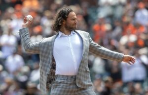 Os fãs dos Giants de São Francisco mostram seu apreço a Brandon Crawford em sua cerimônia de aposentadoria Os fãs dos Giants de São Francisco mostram seu apreço a Brandon Crawford em sua cerimônia de aposentadoria