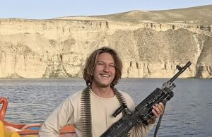 Os turistas americanos que invadiram a ilha de uma tribo assassina são libertados sob fiança … mas há um problema Mykhailo Viktorovych Polyakov, 24 anos, está de frente para cinco anos de prisão depois de ser preso por pousar na ilha de uma tribo não contactada e foi socorrida na sexta -feira em condições estritas