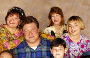 Qual é a posição atual de ‘The Conners lançou’ com Roseanne Barr após a controvérsia? Como o fim da série Conners prestará homenagem às estrelas de Roseanne desaparecidas