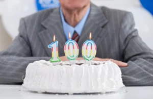 Quando é o benefício honorário para as crianças de 100 anos concedidas ao escritório e quando a pedido? Quem deve enviar o pedido? Quando é o benefício honorário para as crianças de 100 anos concedidas ao escritório e quando a pedido? Quem deve enviar o pedido?