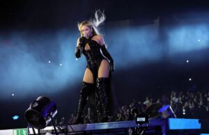 Reação da Internet à Beyonce Cowboy Carter Tour One Day-Countdown Poster fechar