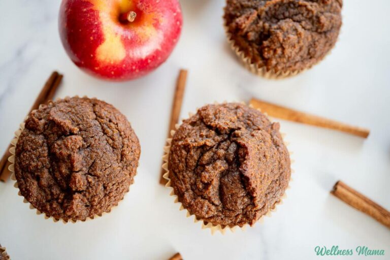 Receita de muffins de canela de maçã de farinha de coco (sem grãos)