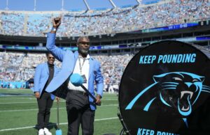 Relatório: Panteras chega ao acordo com Muhsin ‘Moose’ Muhammad III NFL: Houston Texans para Carolina Panthers