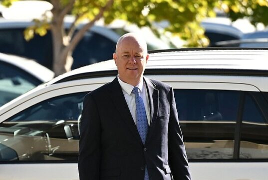Um sorridente Simon Patterson aparece nos Tribunais de Direito Latrobe Valley na quinta -feira