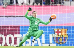 Szczesny Niepoczdzny, Lewandowski nas arquibancadas, Barcelona com três pontos Szczesny Niepoczdzny, Lewandowski nas arquibancadas, Barcelona com três pontos