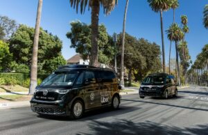 Uber e Volkswagen se juntam nos EUA para oferecer um serviço robotaxi com microbusos elétricos e autônomos Uber e Volkswagen se juntam nos EUA para oferecer um serviço robotaxi com microbusos elétricos e autônomos