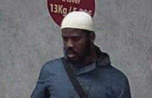 Urgentemente, precisou de caça a um ‘fasmo islamofóbico’ que matou um migrante em uma mesquita depois que ele o esfaqueou até a morte e registrou o ataque em seu telefone celular Um assassino caçado entrou em uma mesquita em La Grand-Combe, uma vila do sul perto de Alès na França, e matou um homem muçulmano (foto) que foi nomeado como Aboubakar, com 24 anos