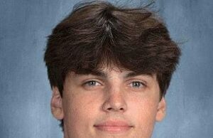 Verdade sobre as ameaças que causaram Karmelo e sua família, incluindo o suspeito de assassinato adolescente Karmelo Antony a deixar seu fechamento de US $ 900 mil em casa Austin Metcalf foi morto em 2 de abril depois que ele foi esfaqueado no peito