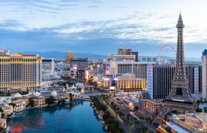 Visitantes de Las Vegas, por um número chocante, enquanto turistas do exterior Shun States United O número de turistas que visitam Las Vegas despencou quando os visitantes internacionais evitam os Estados Unidos