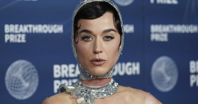 Você já se sentiu como uma "piñata humana"? Katy Perry enfrenta uma reação violenta por sua turnê de origem azul



