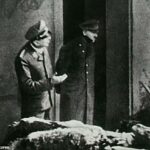 Um cache surpreendente de documentos relacionados à morte de Hitler há 80 anos foi lançado pelo Serviço de Segurança da FSB da Rússia. Acima: a última fotografia conhecida de Hitler, tirada do lado de fora de seu bunker em Berlim dias antes de tirar a própria vida